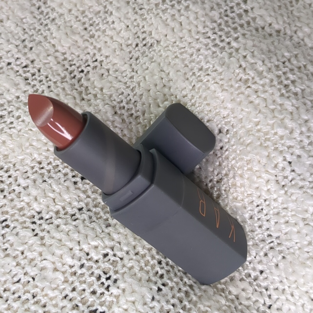 KAB Cosmetics Cream Lipstick in Chocolate Chip Pudding, 3.5g/0.12oz - Picture 4 of 9